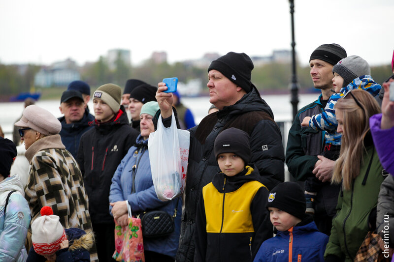    Пасхальный фестиваль "Красная горка" прошел сегодня. На набережной открылись интерактивные и познавательные площадки