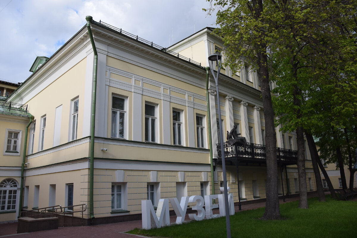 Фото автора канала "Приключения Тома Сойера".