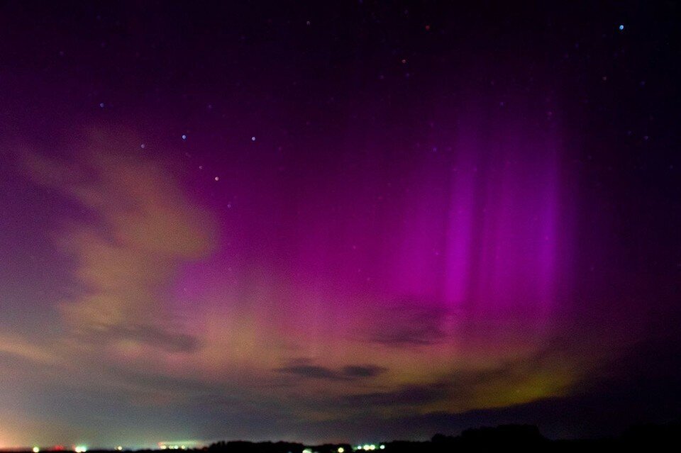    Когда в небе все сияет, птицы начинают дольше петь. Фото: Татьяна НУРХАЙДАРОВА