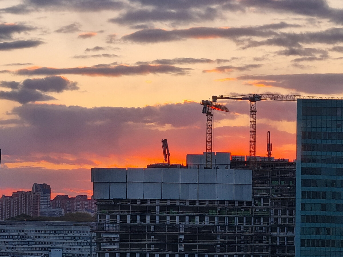Вот такие закаты у нас показывают по вечерам