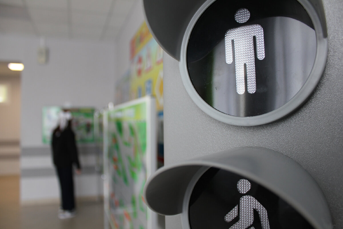 Большое количество интерактивных стендов