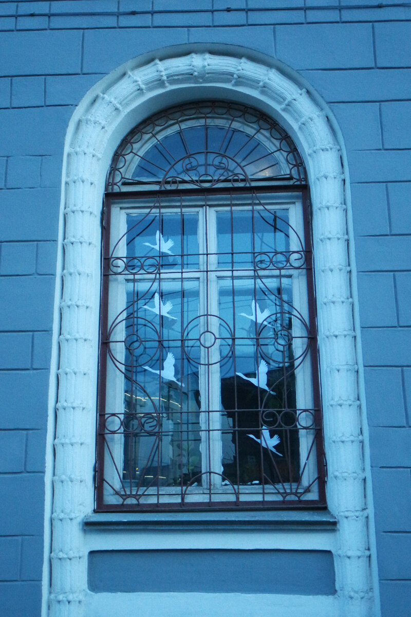 да, я знаю, что горизонт завален... снимаешь на ходу и на бегу, а потом жалеешь - надо было задержаться на подольше и постараться получше...