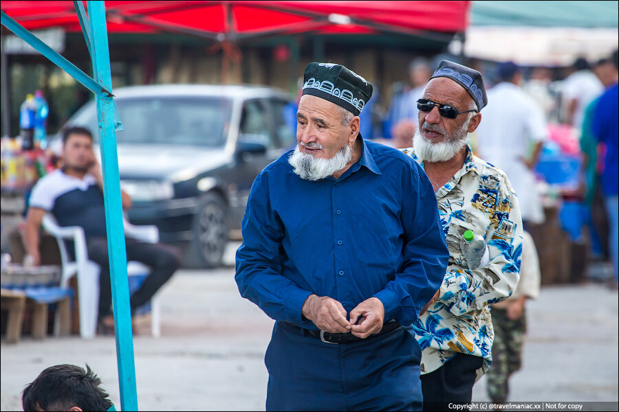 Это один из самых удививших меня моментов в Таджикистане. Верите вы или не верите, но в этой стране действительно опасно ходить с бородой! Особенно, если при этом еще и сбриты усы.