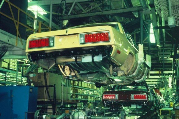 Основанный на платформе Ford Fox, Mustang 1979 года произвел перезагрузку мира "поникаров" и стал фаворитом энтузиастов. Fox Mustang выпускались в бесчисленных вариациях вплоть до 1993 года.-2