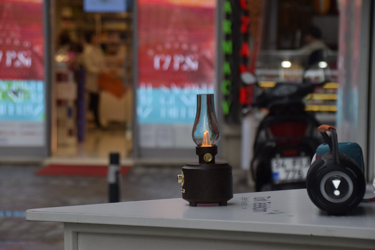 Ассортимент магазинов здесь самый разнообразные - одежда, техника, продукты, аптеки.