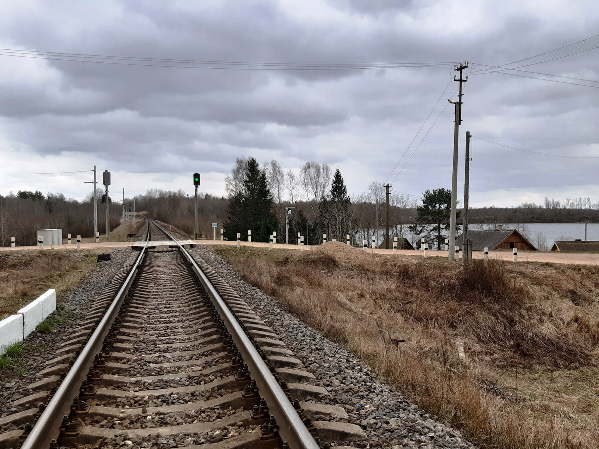 Мы часто слышим, что железная дорога – зона повышенной опасности. Но, кажется, далеко не все осознают это в полной мере. Ежедневно на железных дорогах России гибнут люди.