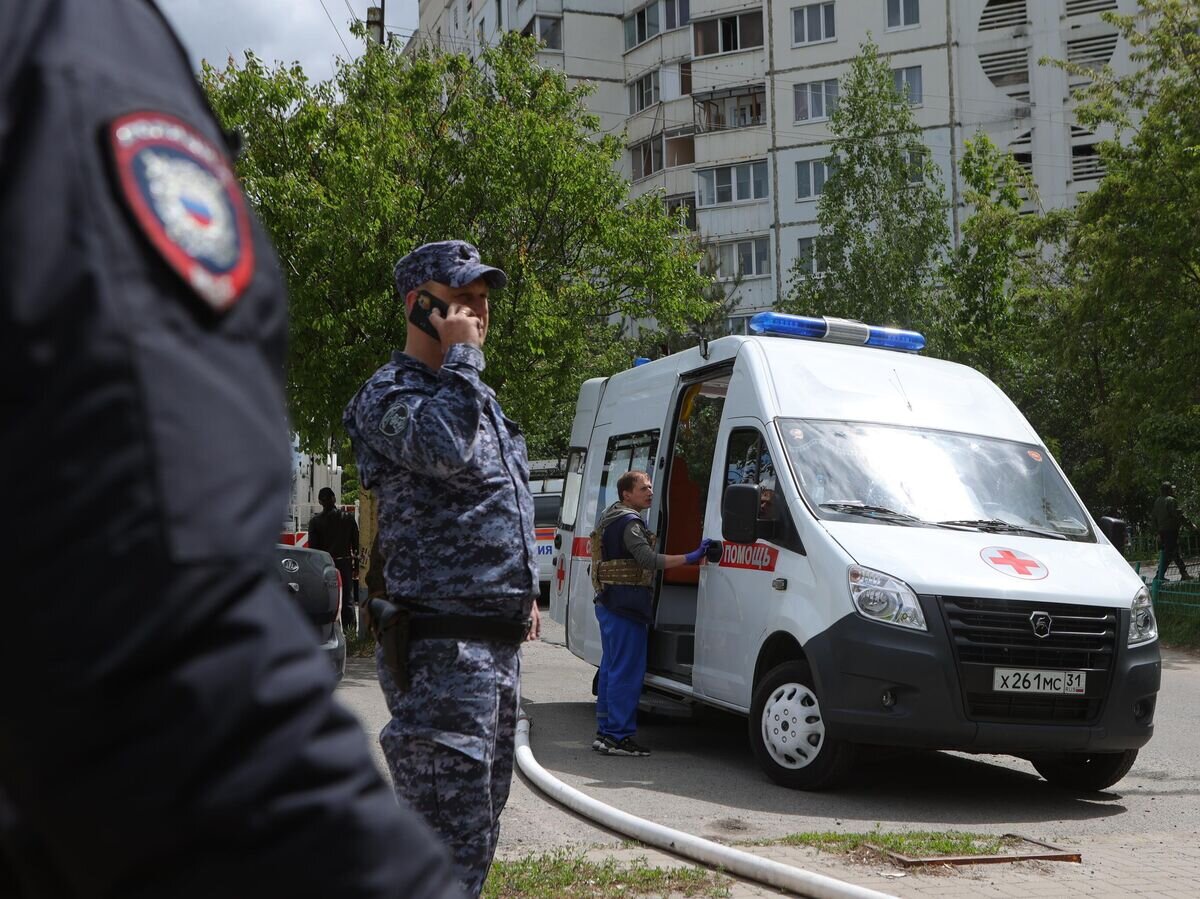 В Белгороде из-под завалов на месте обрушения дома извлекли человека |  Радио Sputnik | Дзен