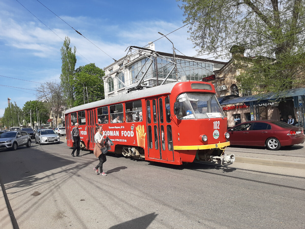 Татра Т4 (102) на Проспекте 40 лет Октября