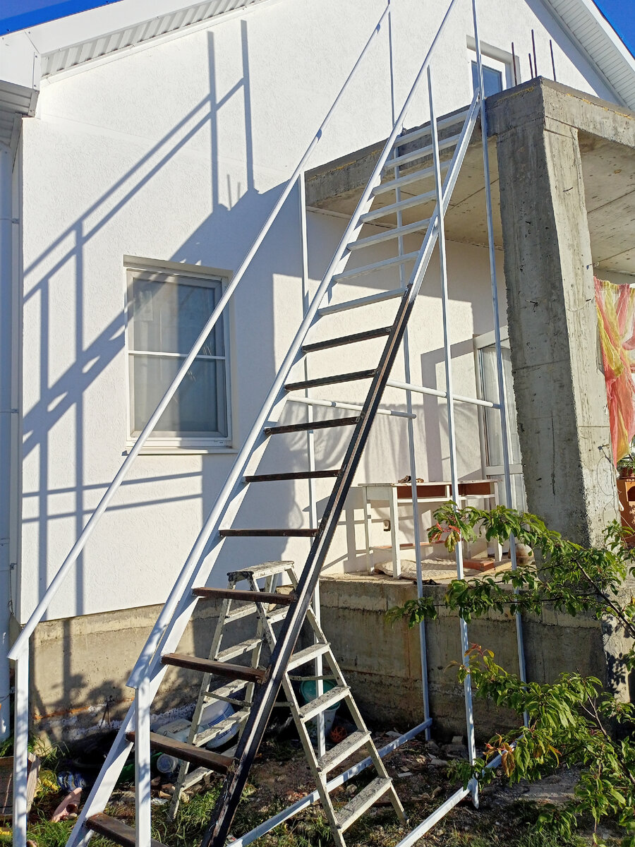 Есть еще непрокрасы. Но ничего, потом вторым слоем прокрашу.