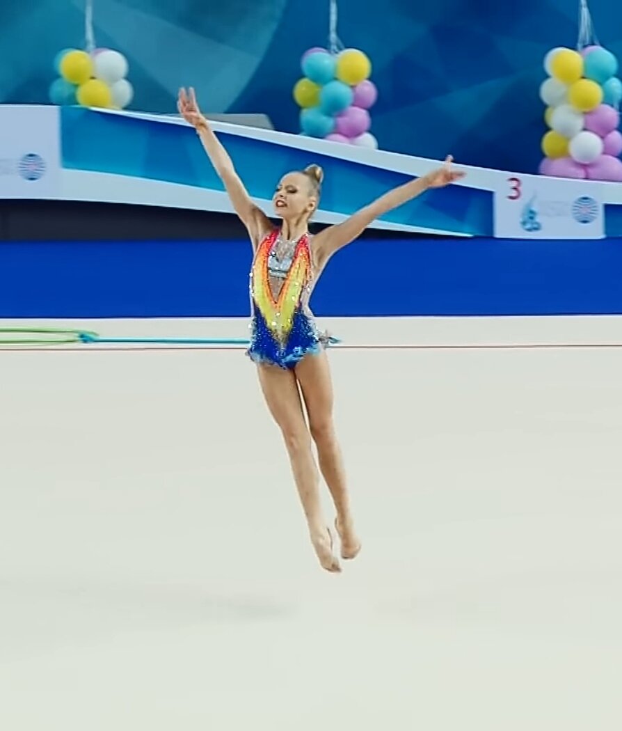 Галоп в гимнастике встречается перед прыжками и в танцевальных дорожках