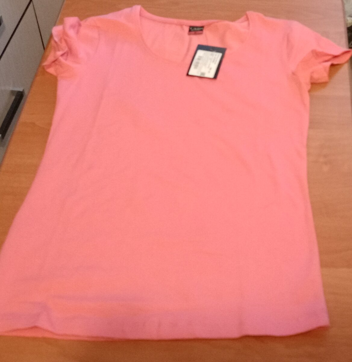 Я с юности люблю розовый цвет, а сейчас почти все яркие цвета( жëлтый, оранжевый и т. д.), но розовый мне нравиться не перестал🙂. 