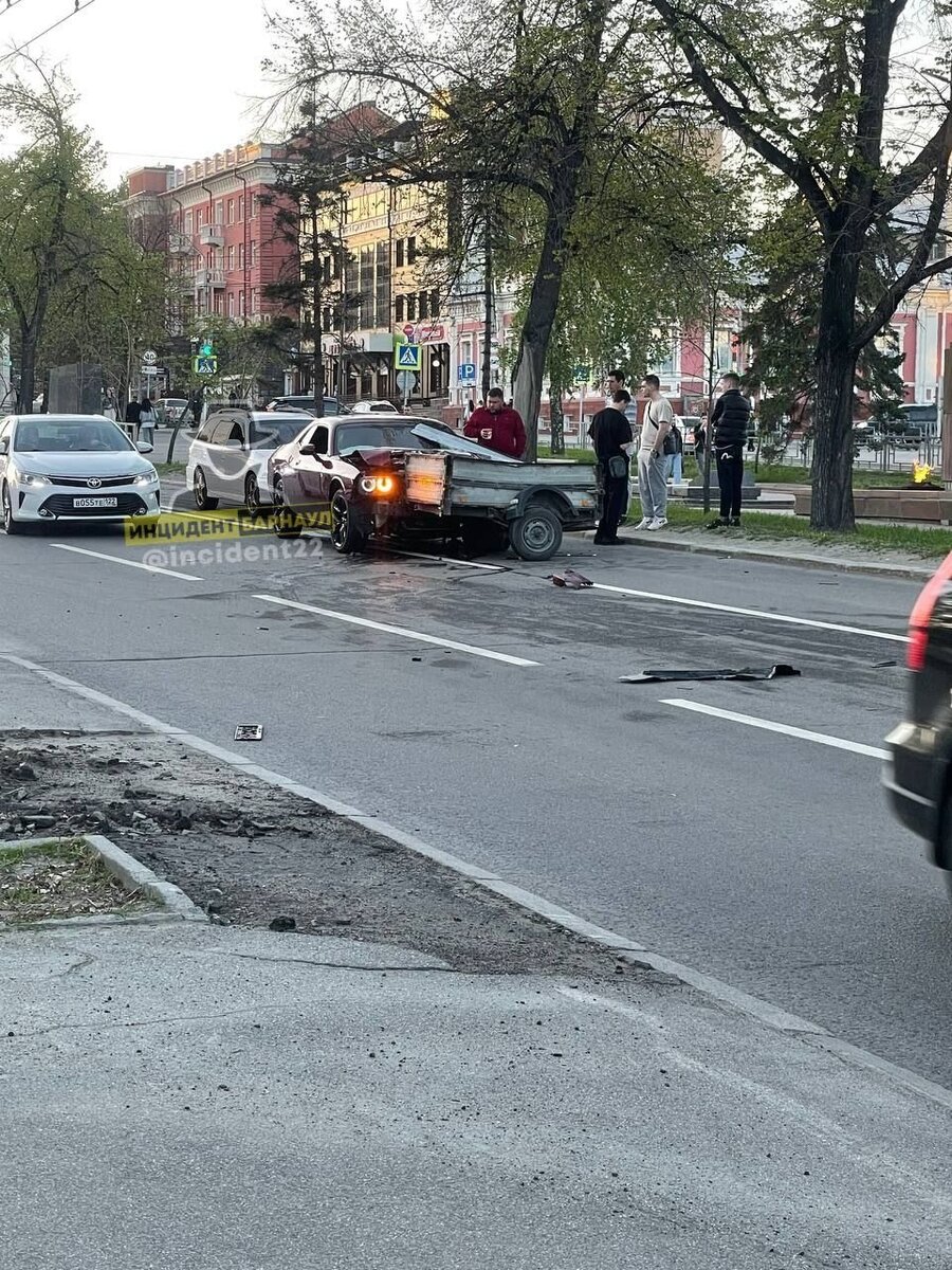    ДТП на проспекте Ленина. Источник: t.me/incident22