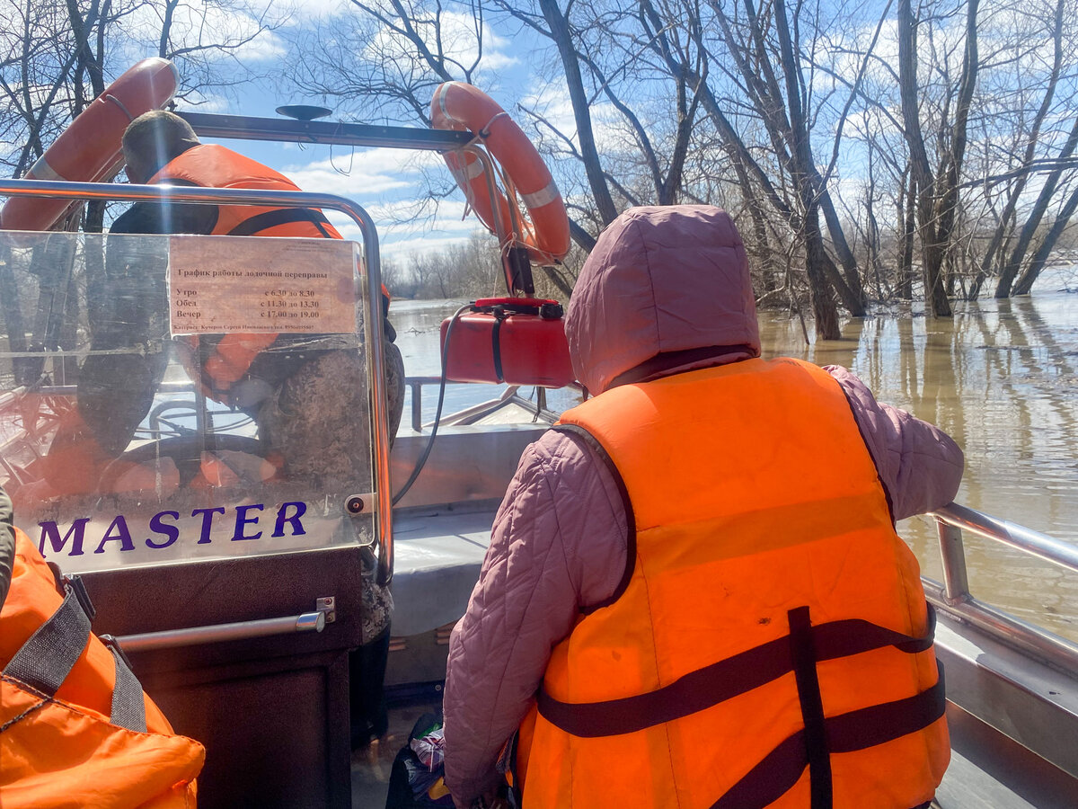 Работа по эвакуации жителей продолжается.  Фото: ФедералПресс / Наталья Шалыгина