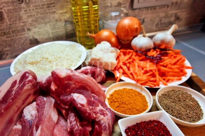 Все, что нужно для приготовления плова. Фото взято из открытых источников.