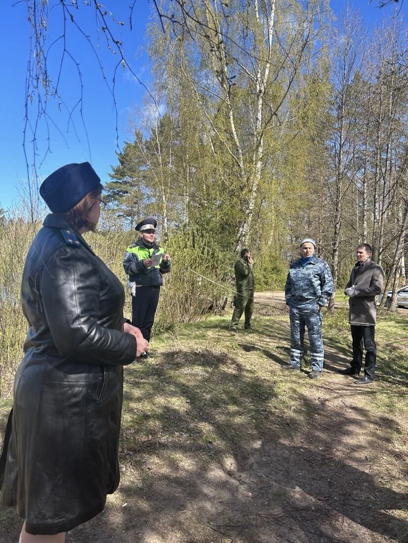 Автомобиль с подростками упал в реку Рощинка под Выборгом и утонул |  Актуальные финансовые новости | Дзен