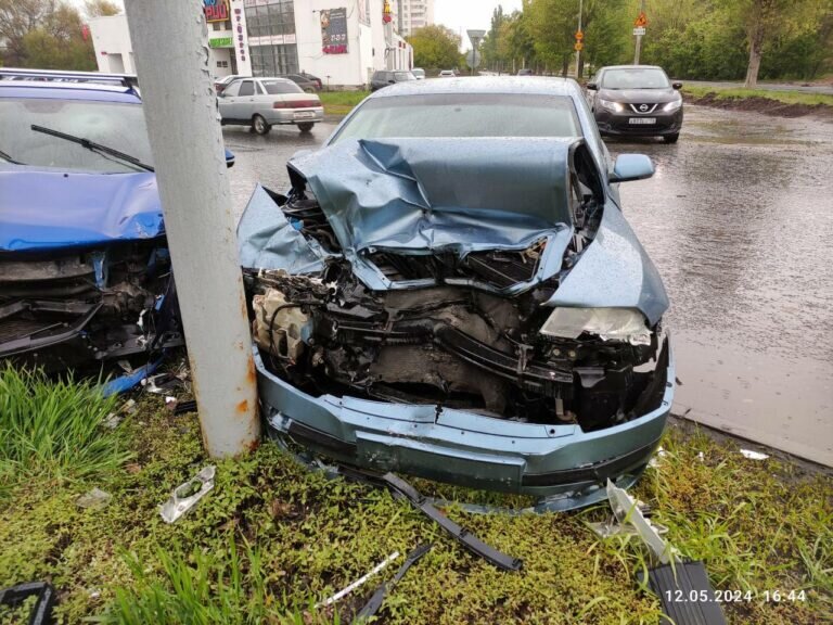    В тройном ДТП на Сергея Лазо в Оренбурге серьезно пострадала 17-летняя девушка Белов Михаил Александрович