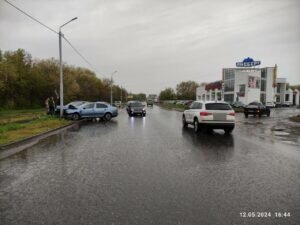  📷    В тройном ДТП на Сергея Лазо в Оренбурге серьезно пострадала 17-летняя девушка Белов Михаил Александрович