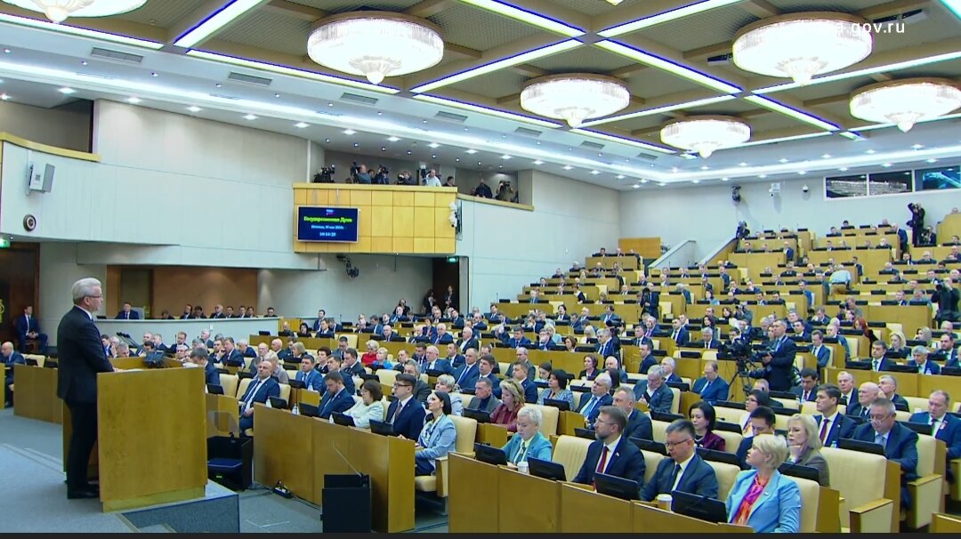 Да, время придрëмывать на заседаниях прошло