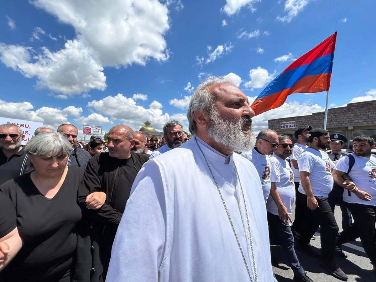 Армения. Восстание против предателя Пашиняна возглавила Церковь |  Политнавигатор | Дзен