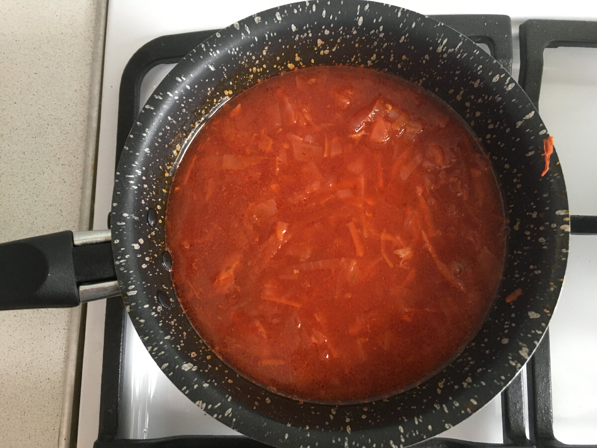 А разогревать суп вкуснее в ковшике. 