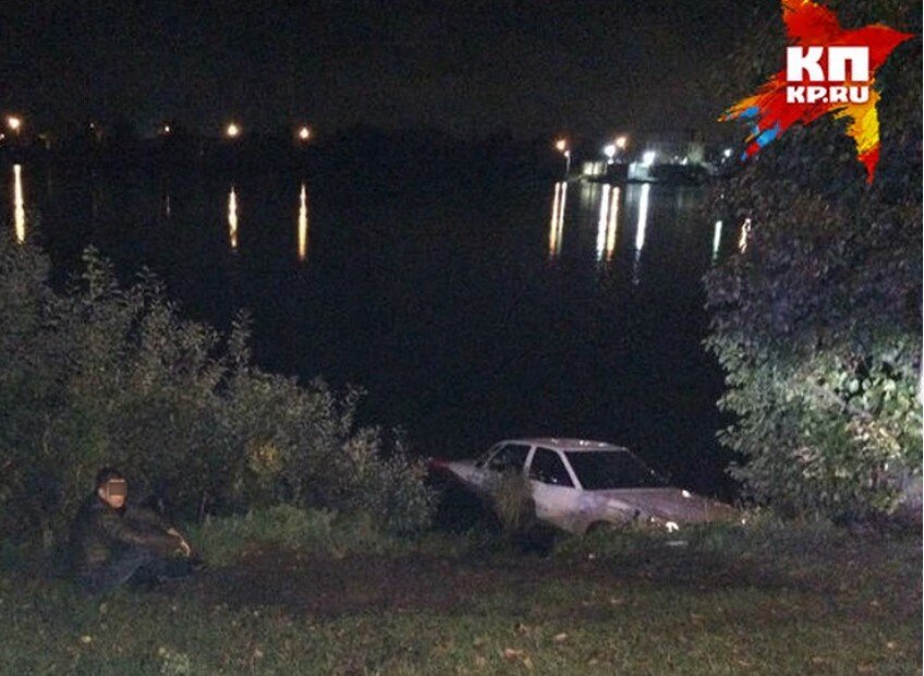 Водителю не удалось спасти свою машину