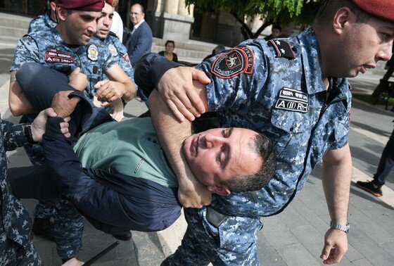    Задержания участников акций протеста в Ереване