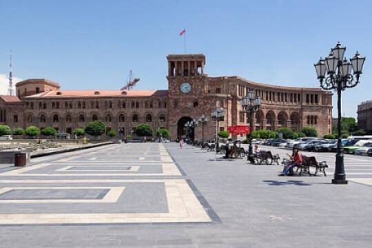    В Ереване противники Никола Пашиняна начали перекрывать улицы