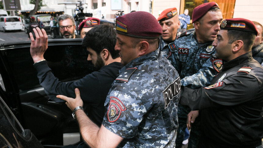 На прошлой неделе оппозиция запустила процедуру импичмента премьера Армении.