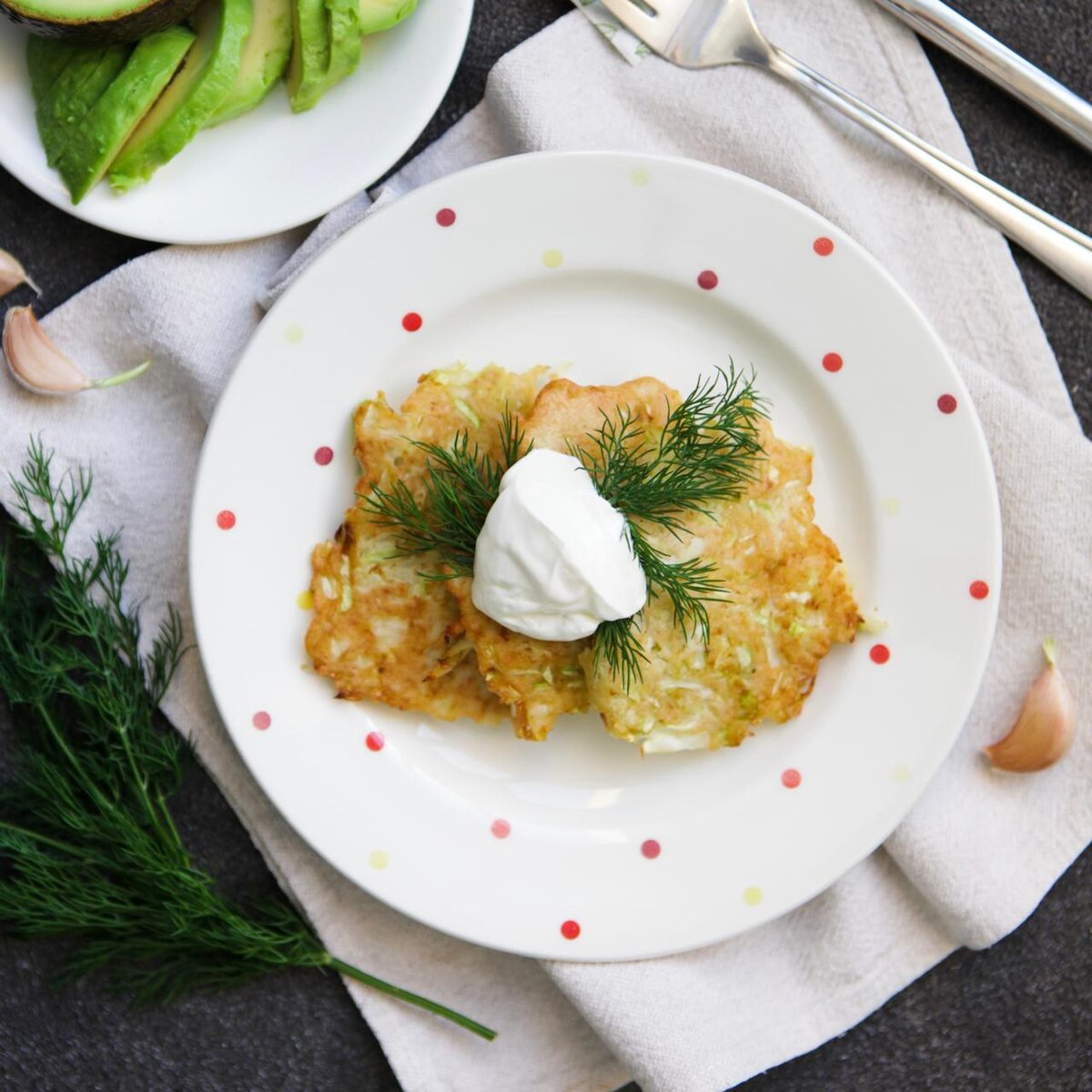 Оладушки из молодой капусты от Даши Третьяковой: @wellness_hedonism