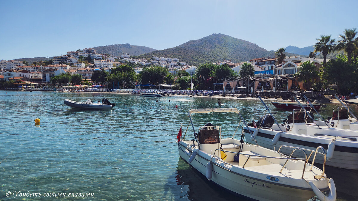 Набережная с барами и ресторанами в центре города Датча