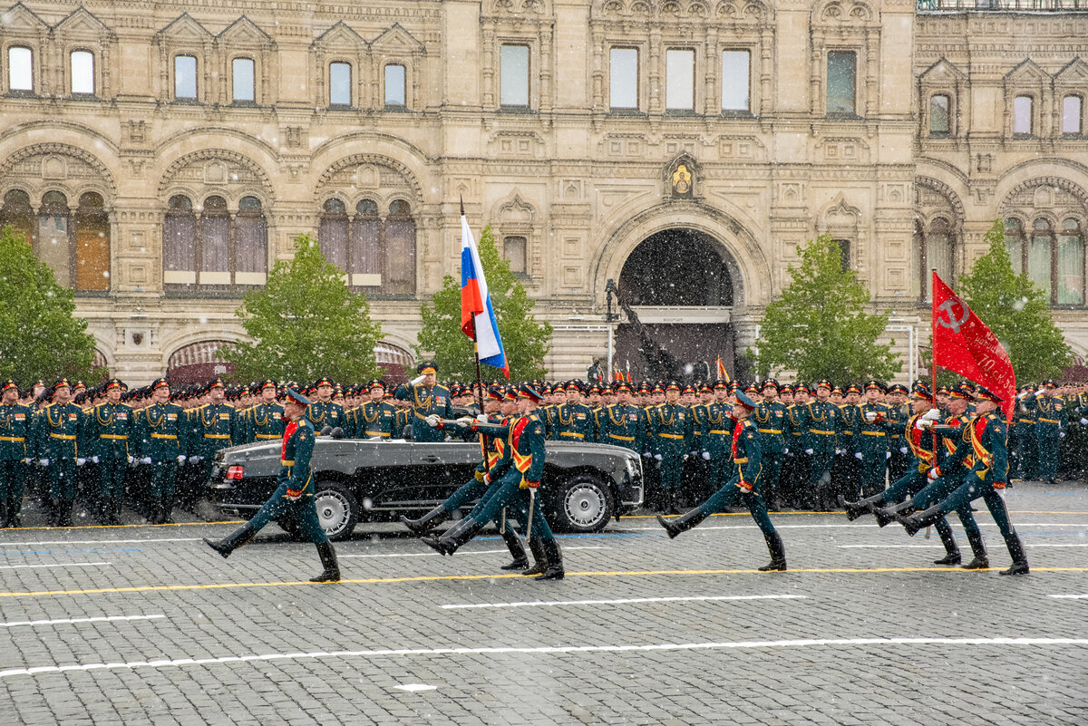 Парад 9 мая в Москве - репортаж с места событий. Взгляд фотографа (22 фото) Росс