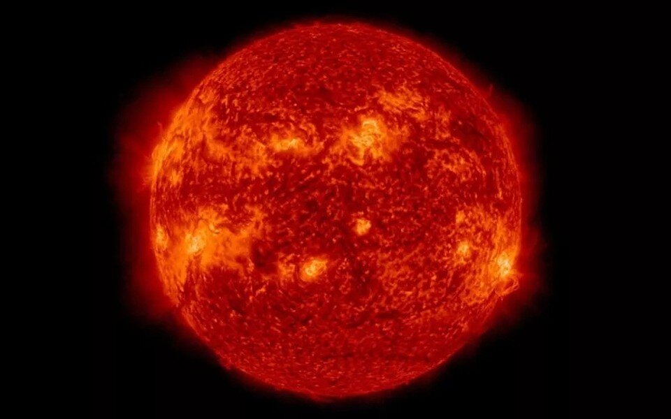    Крупные выбросы плазмы произошли на Солнце с 10 по 12 мая. Фото: xras.ru от 13 мая, получено инструментом AIA на борту спутника SDO