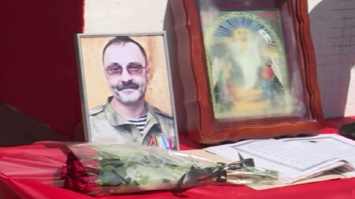    В Курске открыли мемориальную доску погибшему в СВО Андрею Хрипкову