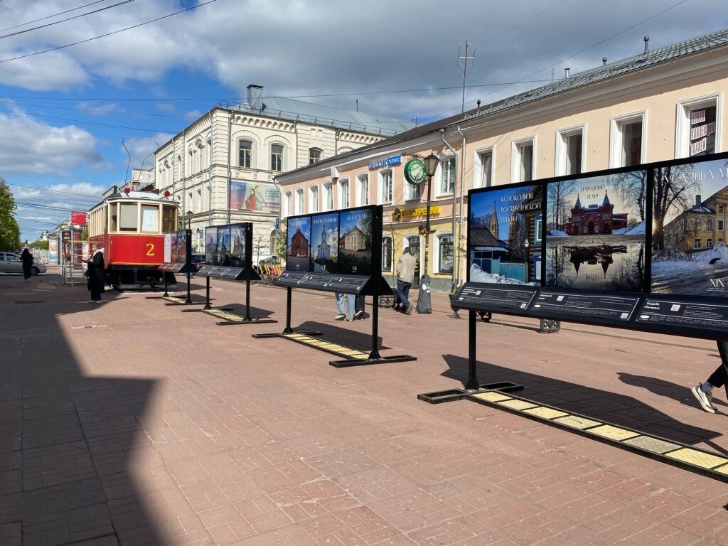 Тактильная фотовыставка из Торжка разместилась на Трехсвятской в центре Твери