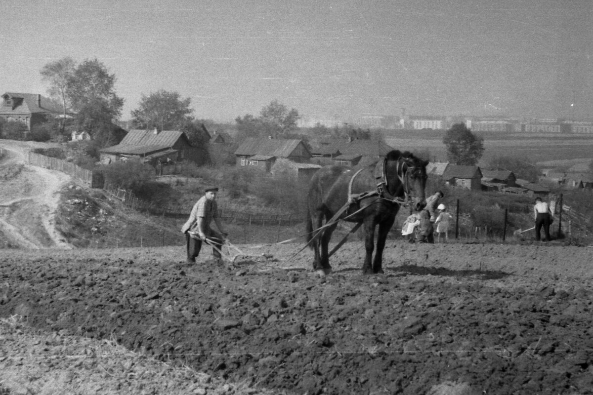 История и современность Советский союз, Киев, История