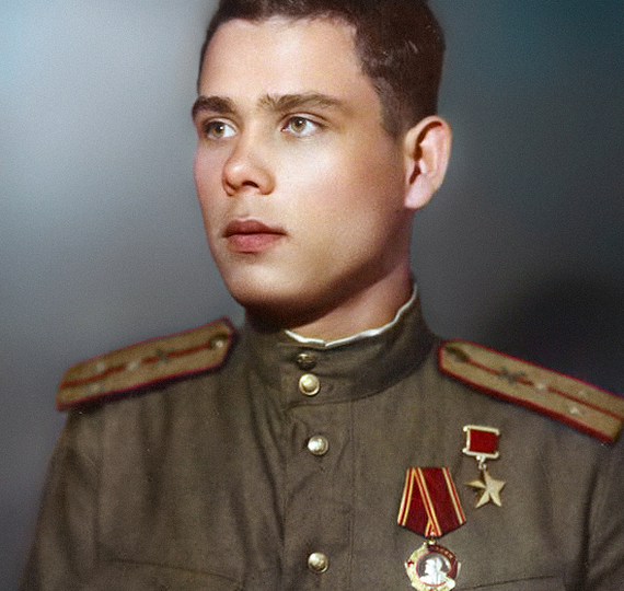 Ударив прямой наводкой, его батарея сохранила плацдарм. Подвиг 22 старшего лейтенанта Петра Грекова