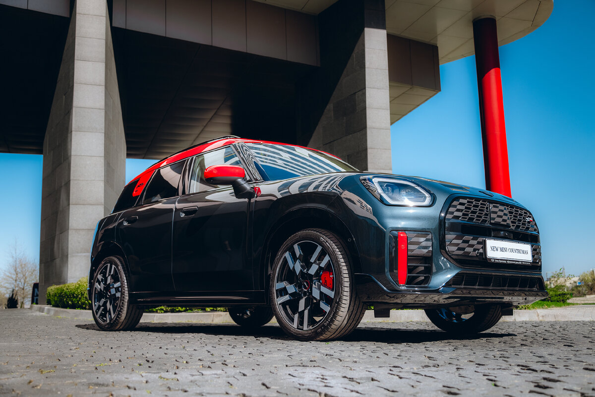 MINI Countryman 2024. Листайте галерею.