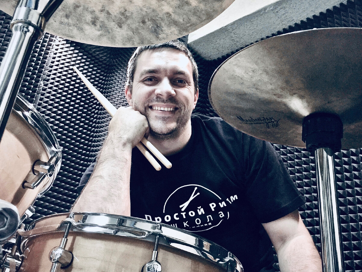 Александр Минец основатель и педагог школы