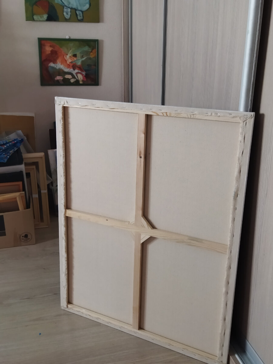 Натяжка, проклейка, грунтовка. Фото автора. 