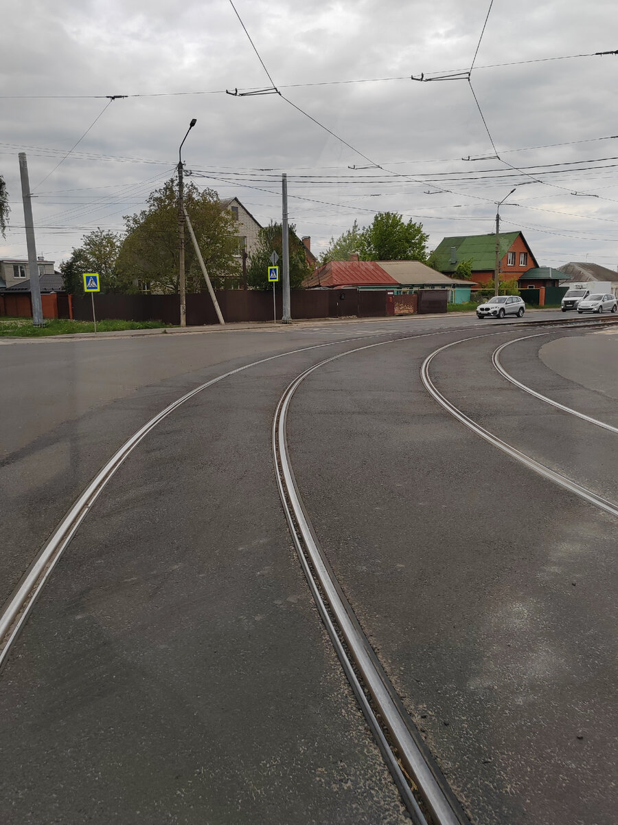 Кривая на Первомайской выполнена в уровень с дорогой