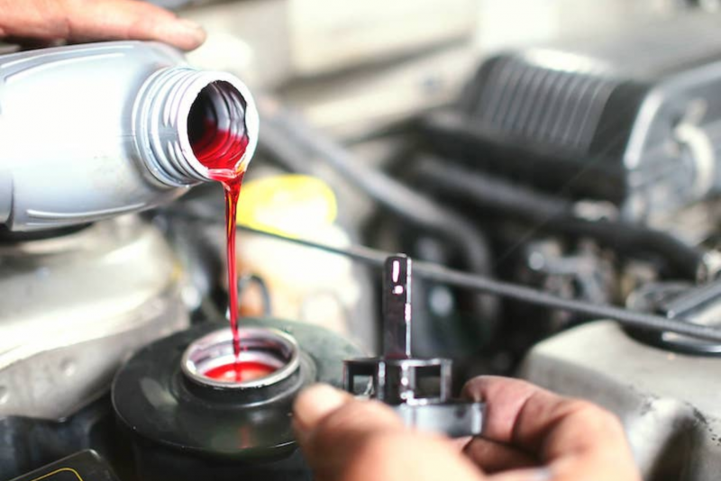     Стареет ли тормозная жидкость – и как понять, что ее пора менять