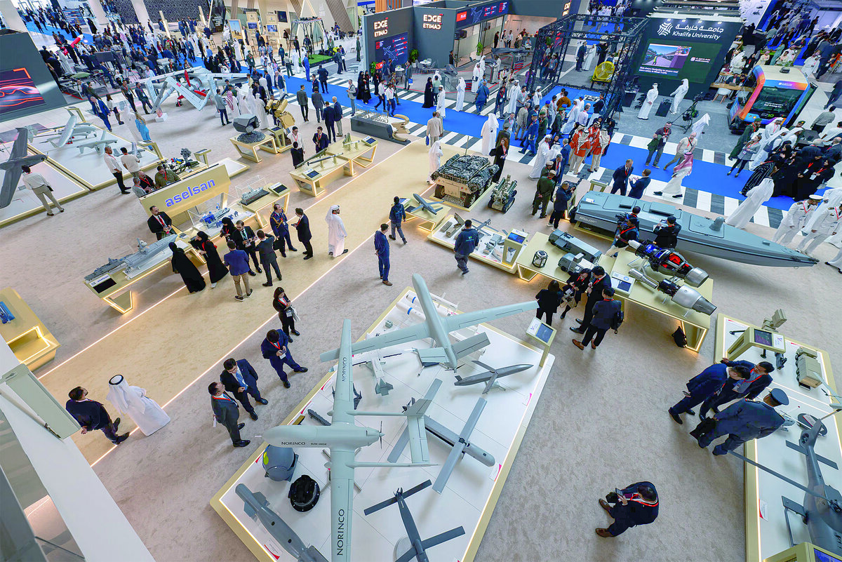     Выставка терминаторов: в Дубае показали интригующие новинки боевых дронов, барражирующих боеприпасов и беспилотников