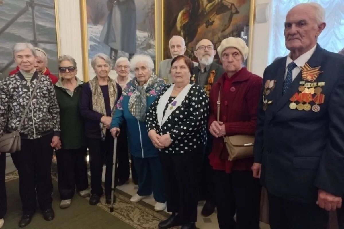    Нижегородские власти организовали поездку блокадников в Санкт-Петербург