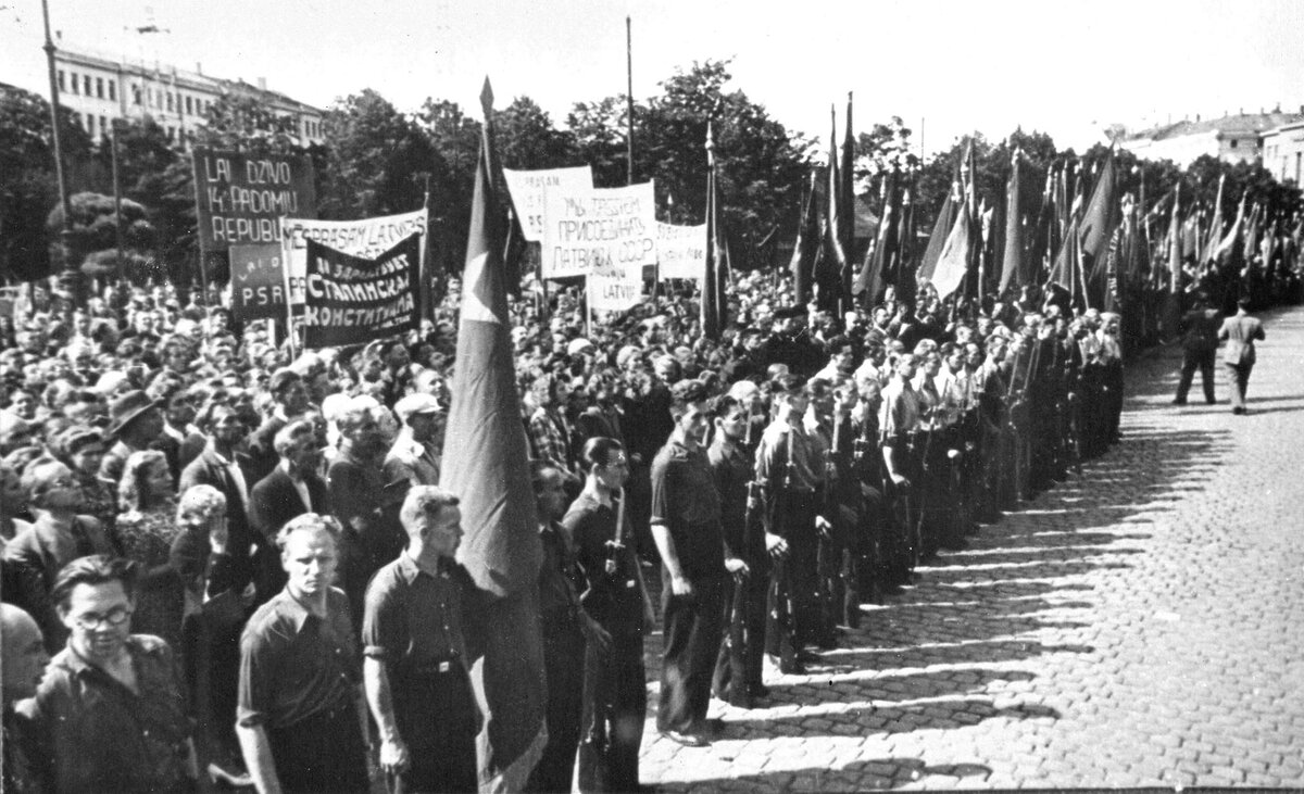 Рига, Привокзальная площадь, 31 июля 1940 г.

