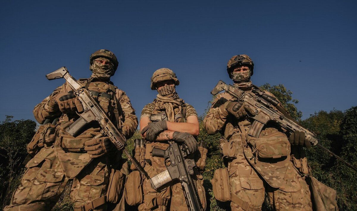 Украинские военные угрожали сотрудникам АЗС оружием.  Фото: Фото: unsplash.com