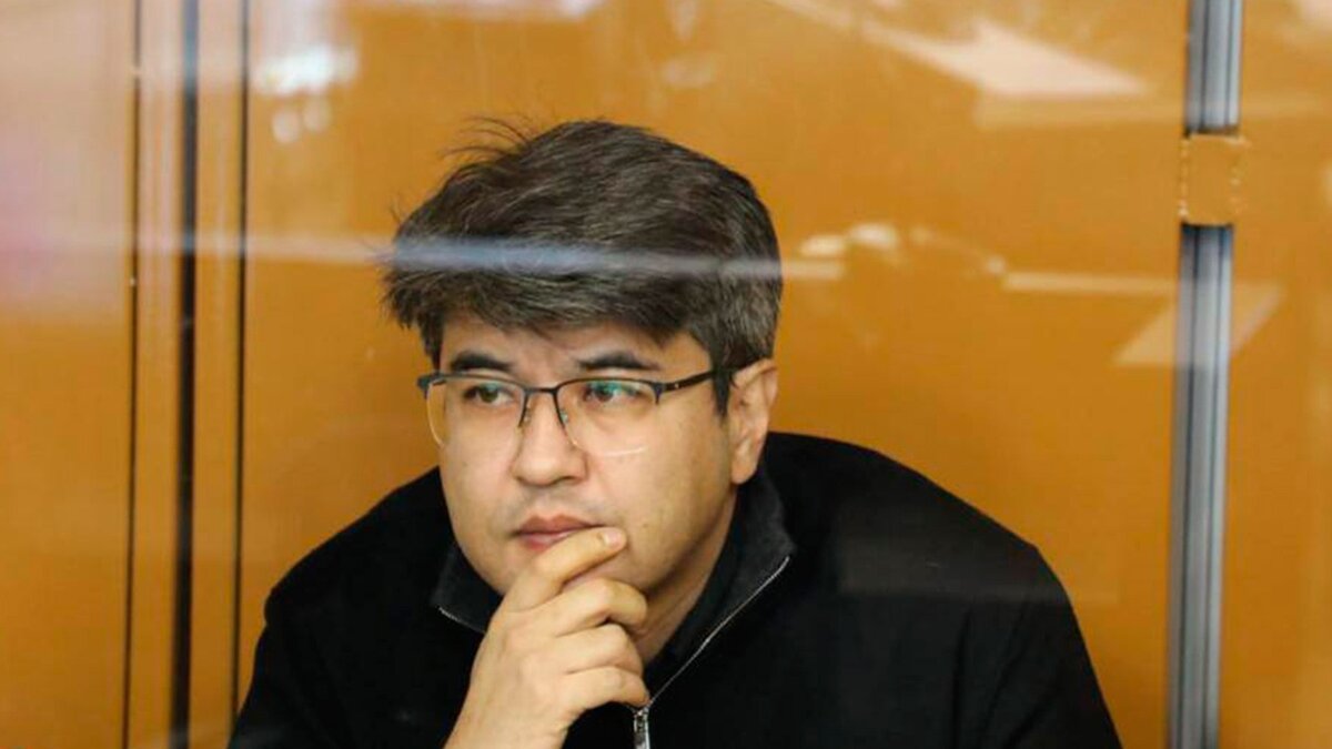 Бишимбаев слушает приговор фото tvzvezda.ru