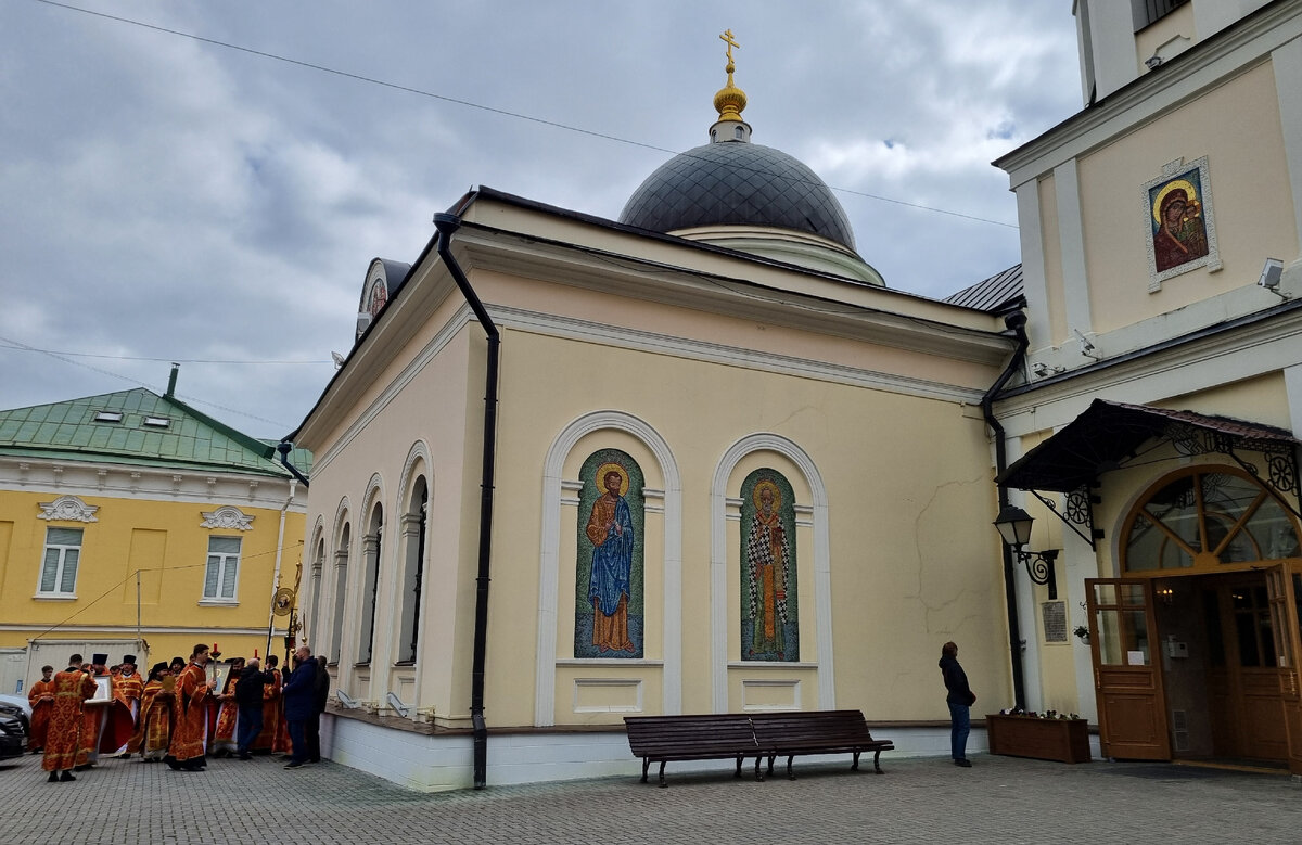 Церковь Апостола Иакова Заведеева в Казенной слободе. 13 мая - день памяти Апостола Иакова Заведеева.   Фото автора статьи.