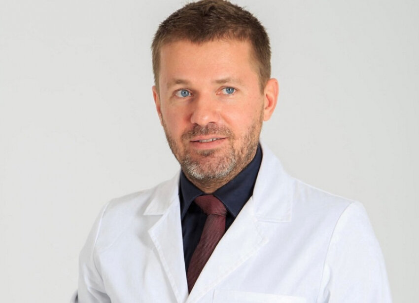 Хирург Алексей Дикарев