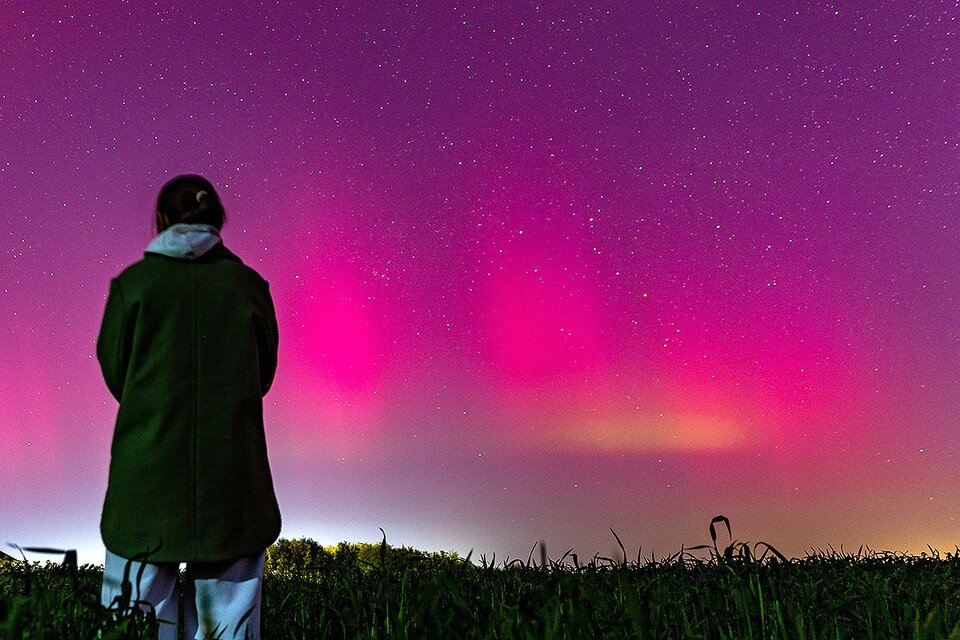    Ростов-на-Дону. Северное сияние, которое возникло из-за сильной магнитной бури, начавшейся 10 мая. Фото: Эрик Романенко/ТАСС