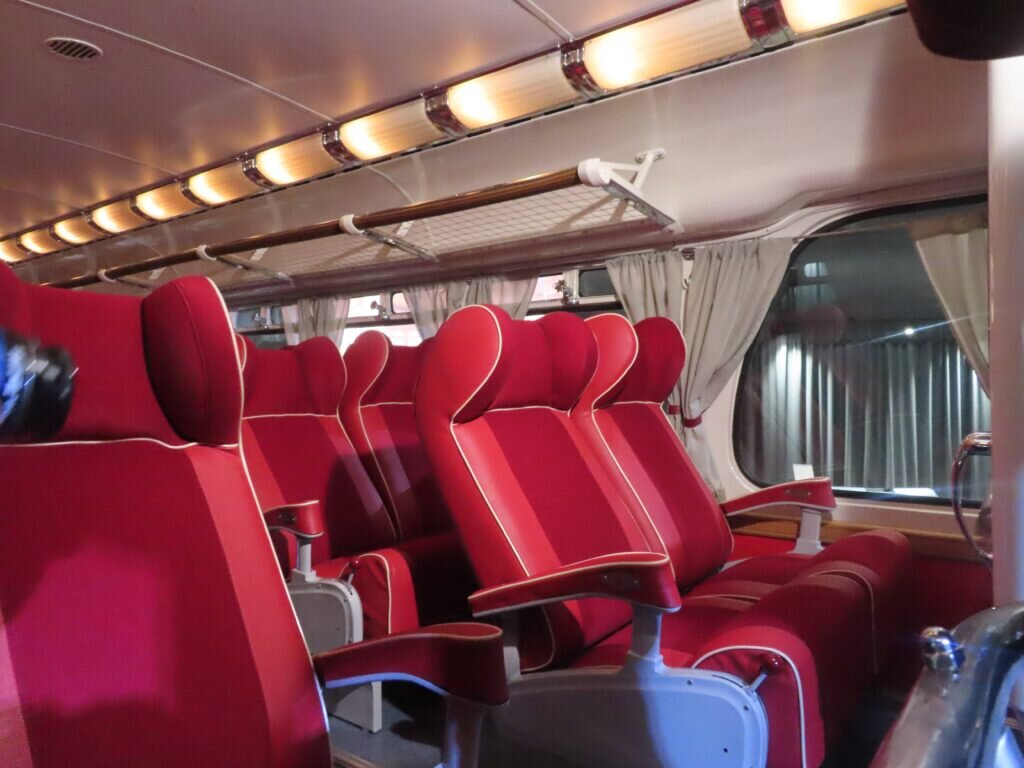 Разработчики позаботились о том, чтобы пассажиры автобуса чувствовали себя в нем так же комфортно, как в поезде или самолете.